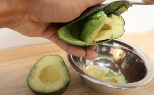 Preparing Avocado1