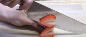 Chop the Strawberries into thin Slices