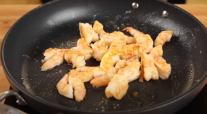 Sauteeing Shrimp with Salt and Black Pepper 